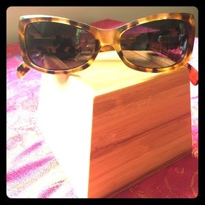 Kaenon polarized tortoise sunglasses.